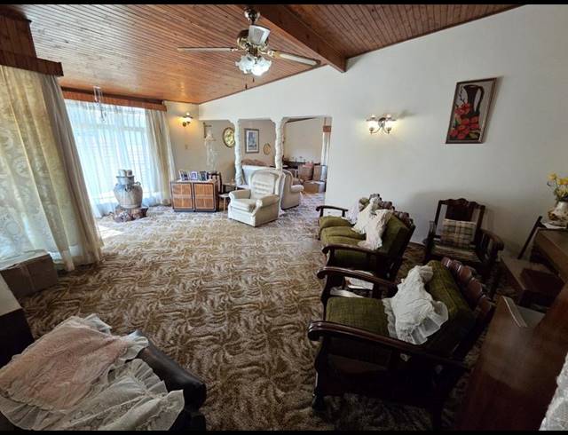 3 BEDROOM HOUSE FOR SALE IN SINOVILLE